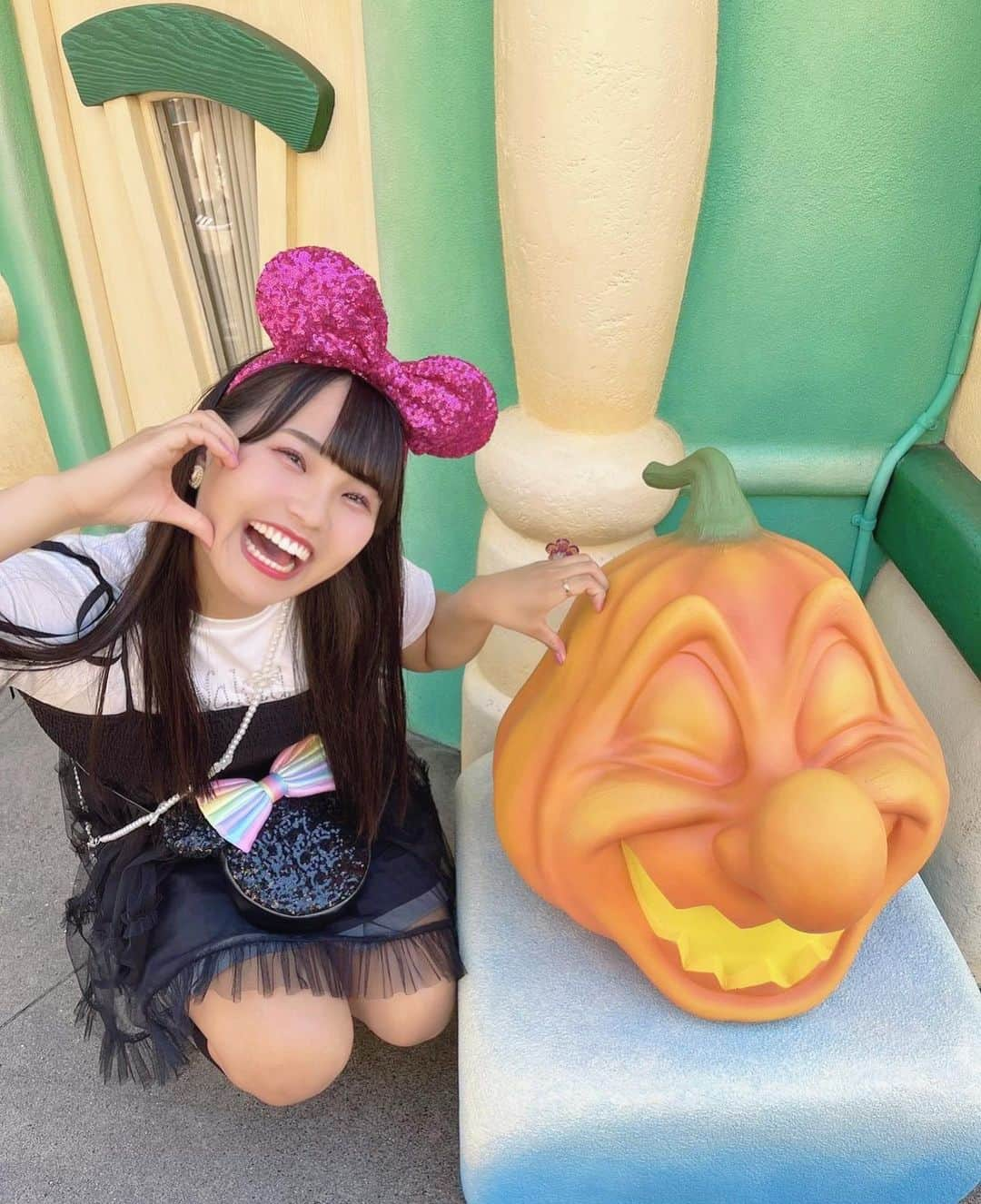 渡辺未詩（ミウ）のインスタグラム：「ぱんぷきんたんとにこにこなかよぴ🎃💞 . . #ディズニーランド #ディズニー #ランド #ハロウィン #ディズニーハロウィン #トゥーンタウン #でぃずにー」