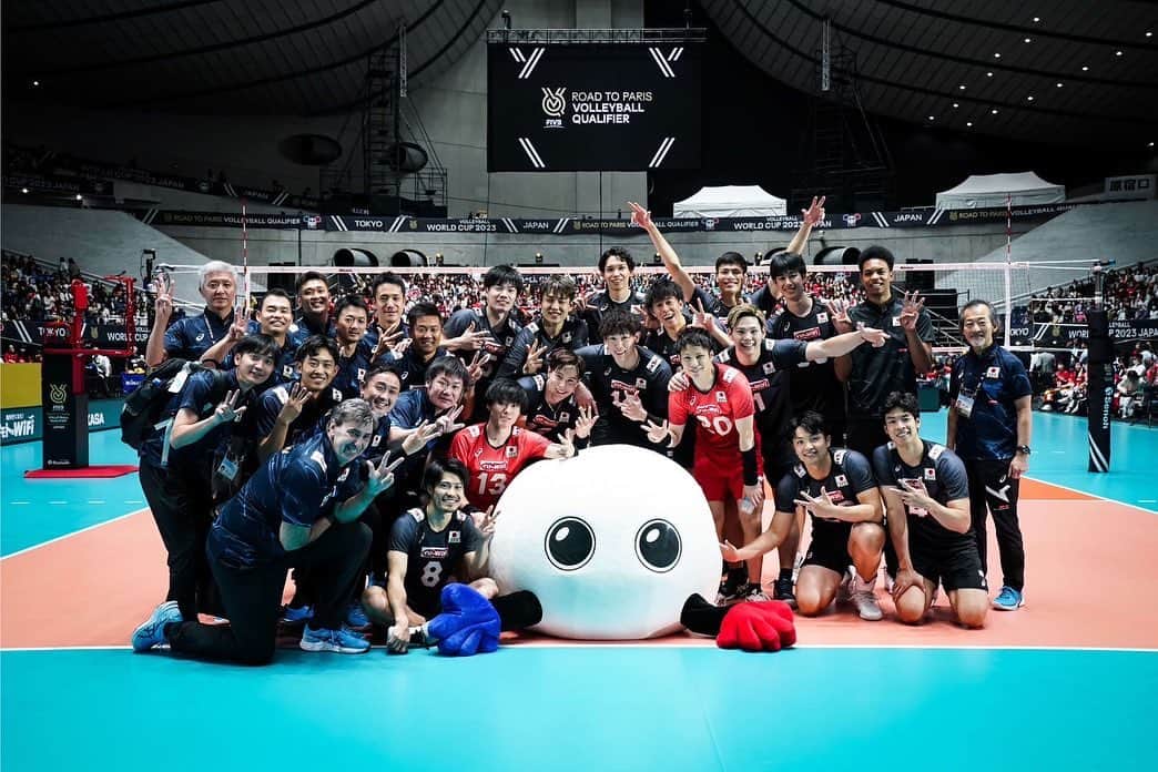 山本智大さんのインスタグラム写真 - (山本智大Instagram)「VS 🇹🇳 3-0win  VS 🇹🇷 3-0win #２連勝 #OQT #ワールドカップ #volleyball  #龍神日本 #最高でーす」10月4日 23時21分 - tomohiro_yamamoto