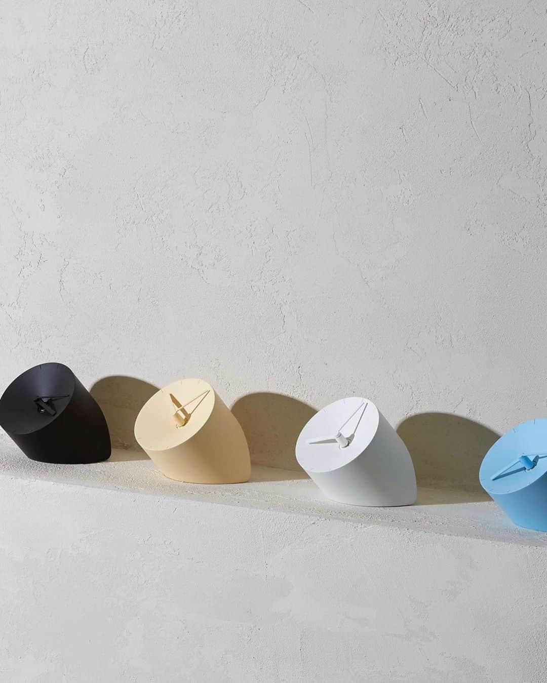 Design Milkさんのインスタグラム写真 - (Design MilkInstagram)「Make use of (literally) ever corner of your house with @b_o_u_d’s Mosery collection! 👀 Designed to fit snugly in those linear liminal spaces, this collection comprise a timepiece, small paper calendar, incense holder, + small cross.  You might think, "what a random selection of items!" Well, each object’s use + form was chosen to convey the flow of time and spatial element of the here + now. ⏱️✨  How does it stay put? Find out at the link in bio. 🔗  🏷️ #BOUD #mosery #clock #wallclock #timepiece #clockdesign #calendar #wallcalendar #calendardesign #incenseholder #cross #moderndesign #moderndesigns #homeaccessories #homedecor」10月4日 23時41分 - designmilk