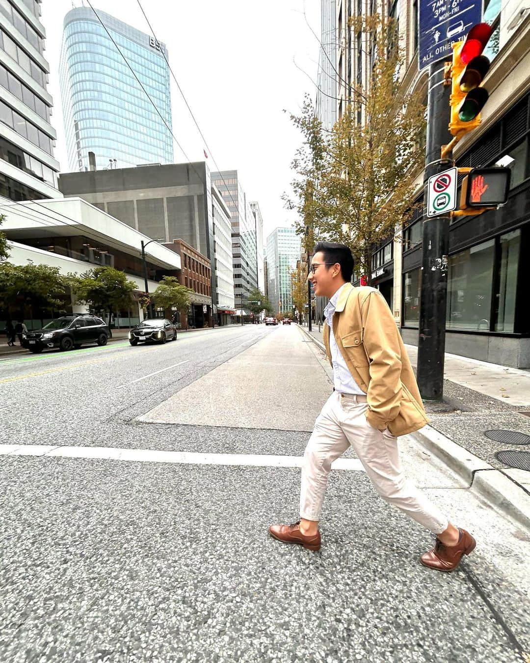 ジュリアン志傑乙さんのインスタグラム写真 - (ジュリアン志傑乙Instagram)「🚶🏻‍♂️ into the weekend like…」10月1日 2時59分 - julianyeeee