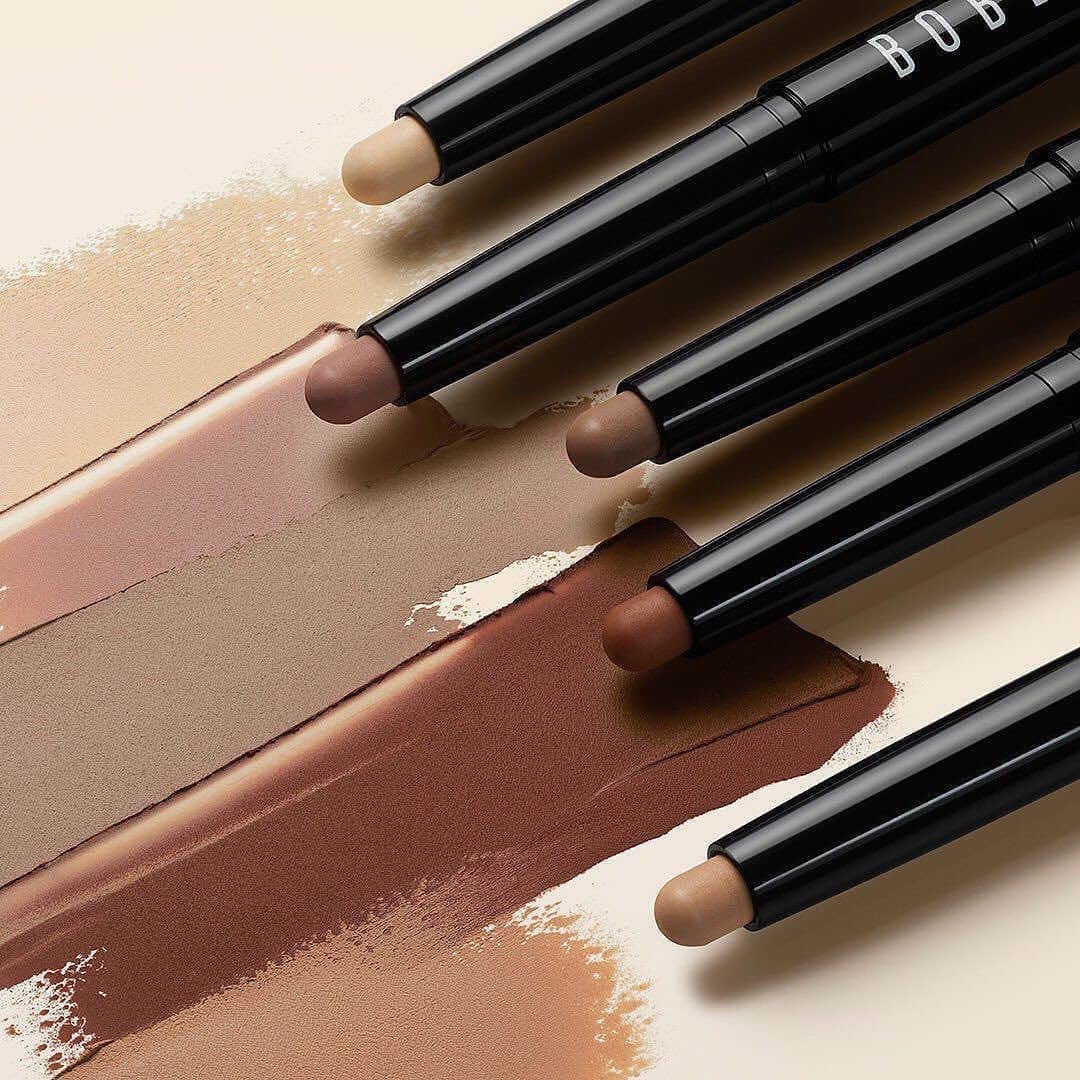 のインスタグラム：「Nudes you can use. Our Long-Wear Cream Shadow Stick range comes with five skin-inspired nudes—the perfect primers for all shades and eye shapes.  SHOP NUDES: • Bone • Shell • Shore • Cinnamon • Cashew  #BobbiBrown #LongWearCreamShadowSticks #CreamEyeshadow #EyeShadow #NudeEyeshadow #NudeMakeup」