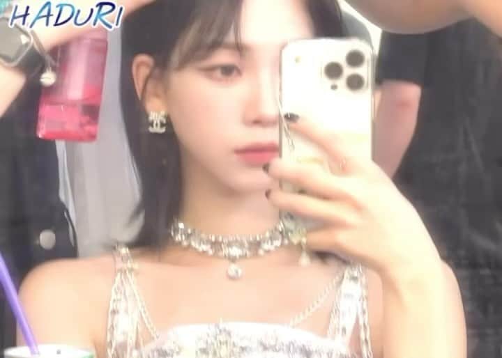KARINAのインスタグラム：「HADURI❔」