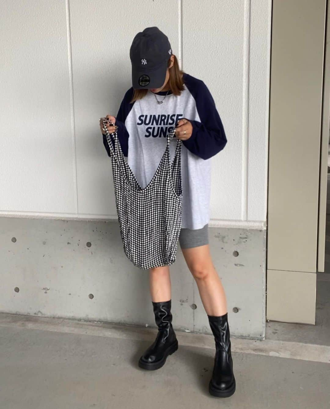 S E I K Oさんのインスタグラム写真 - (S E I K OInstagram)「.  この前ストーリーに 久しぶりのSHEIN✌️って載せたら DMたくさんきた💌  バイカラーのロンTとか ブーツとか これから使えるアイテムと あと一目惚れした バイカーパンツ🩳  あんまり脚出さないんだけど ロンTとかスウェットに バイカーパンツがかわいくて😍  アイテムIDこちら ↪︎ @shein_japan   TOPS/ 11292657 pants/ 11011829 boots/ 11691457  ちなみに🉐 クーポンコード：seco このクーポンコードを使うと 「お買い上げ金額1〜5,999円まではセール価格より 15%OFF👍 6,000円以上は20%OFF✌️」になるよ🌷 12月31日まで使えます☺️  _____________________________   #PR #SHEINforAll #SHEIN#SHEINpartner #ad#今日のコーデ#OOTD#SHEINコーデ#プチプラ#プチプラコーデ#プチプラファッション#カジュアル#カジュアルコーデ#秋服#秋コーデ#秋ファッション」9月30日 19時32分 - seco_days