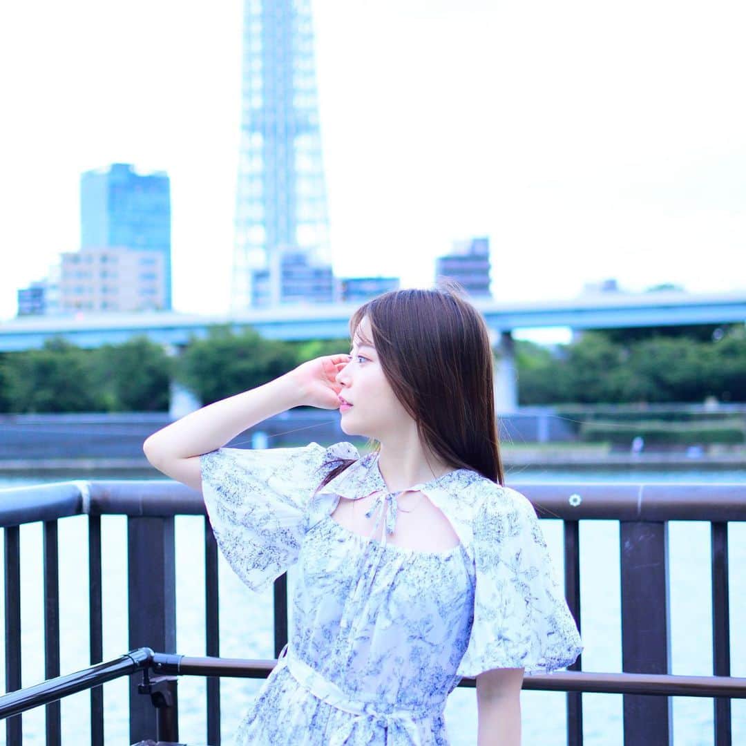 黒川さくらのインスタグラム：「後ろにスカイツリー✨ 撮影会で綺麗に撮っていただいたしりーず第2弾🥹✨ . . . . . . . . #被写体 #被写体モデル #ポートレート #ポートレート撮影 #ポートレートモデル #カメラ #ファインダー越しのわたしの世界 #girl #instagirl #lovers_nippon_portrait #fff  #team_jp_東 #portraitmodel #portrait #portraitphotography #model #lfl #diary_photo_jpn  #japanesegirl #worldofportraits #instagood #浅草ポートレート #asakusa #隅田公園 #隅田川 #sumidariver」