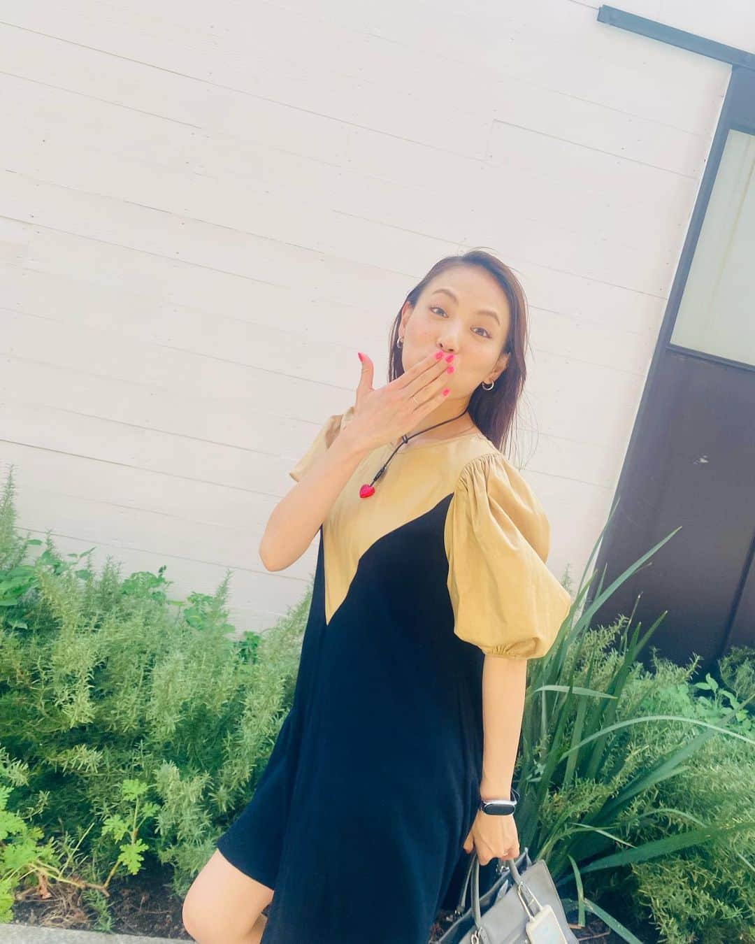 のインスタグラム：「💋🤚 色々新規情報発表されています 詳細などはマネージャーさん発信 （時々わたし） 📱X（旧Twitter）の方でﾁｪｯｸしてくださーい😏💙  皆が喜んだりしてくれている気持ちしっかり届いてますよ😊見てるよ。笑 ありがとう💙  ここは私の自由投稿が多めですが、愛を持って投稿します✨皆も引き続き愛を受け取りにそして愛を持って遊びに覗きにきてねー！いつもありがとう✨ #田野アサミ#asamitano#thankyou We can fly,we can fly Soきっと叶う Yeah!!」