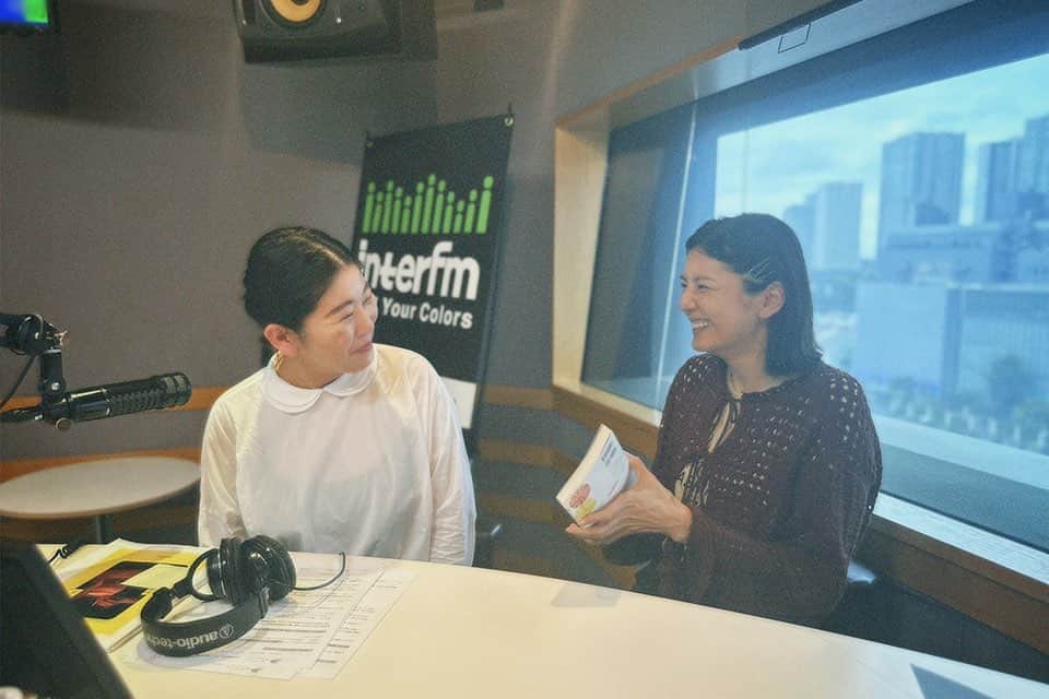 甲斐みのりのインスタグラム：「・ 本日朝放送 菊池亜希子さんがDJの番組 interfm 「野菜をMOTTO presents スープのじかん。」 にお邪魔しました◎  『朝おやつ』や、乙女についてまで。  #radiko でもお聴きいただけます。  来週、10月7日（土）も 引き続きゲストでお邪魔します！  https://www.interfm.co.jp/news/single/soup09302023  #スープのじかん #菊池亜希子 #インターfm  #朝おやつ」