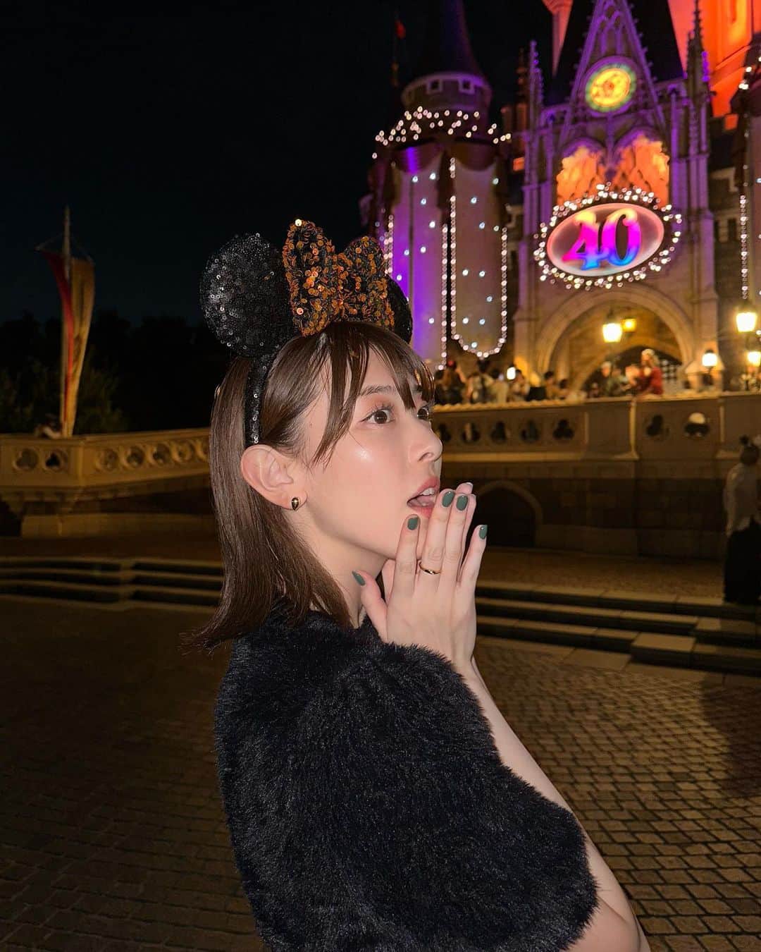 のインスタグラム：「⁡ 夢の国🐭🏰✨  大学生ぶりに行って大興奮でした✌️」