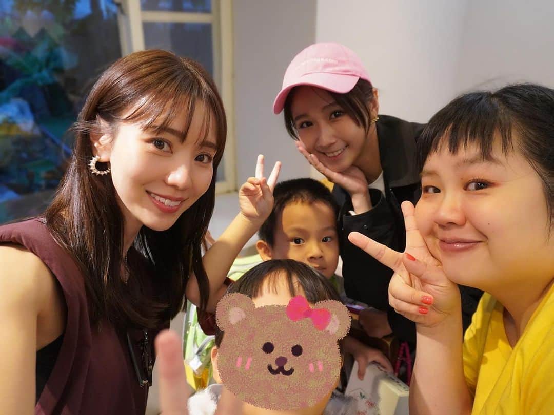 池端レイナのインスタグラム：「時間過得好快 上次看到志友兒子是寶寶的時候，不知不覺變得帥哥了🥺 可惜楊楊爸爸 @johnny__bms 忙著拍戲不在這裡⋯哭哭🥲哈 時の流れって本当にはやい。 赤ちゃんだった友達の息子くんが、あっという間にイケメン君になってたよ〜 パパはドラマ撮影にて参加できず残念...🥲台湾で一緒に青春ドラマの撮影をしていたファミリーとの再会🩶  #台灣 #台北 #taiwan #taipei」