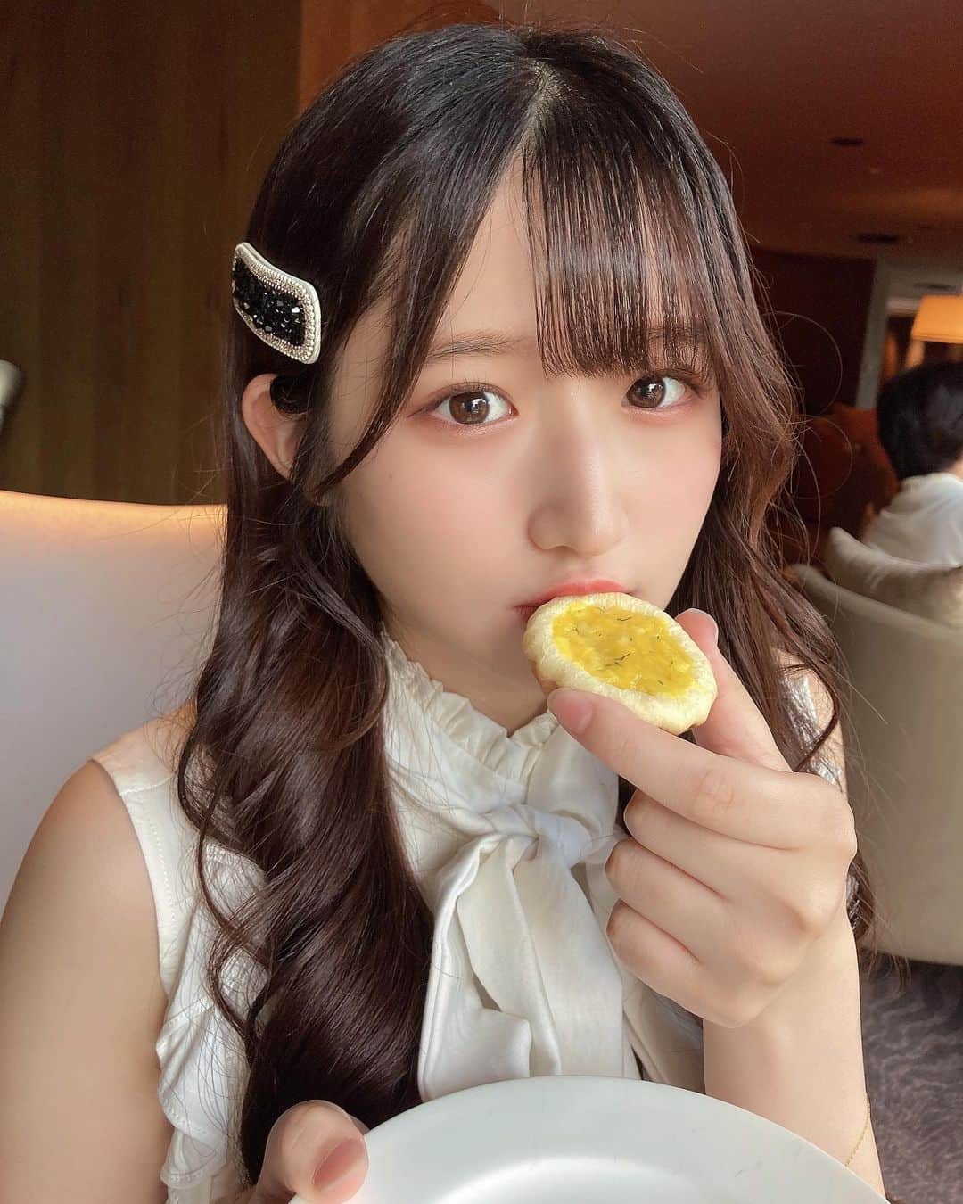 貝賀琴莉のインスタグラム：「はむっ」