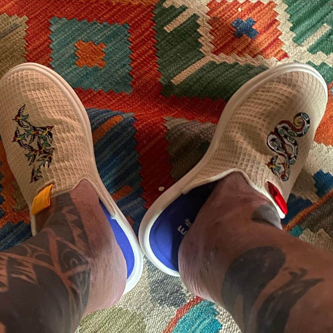 アムステルダム・タトゥー・ミュージアムのインスタグラム：「Thank you #bertcrack  the fit perfect yust what an old man needs」