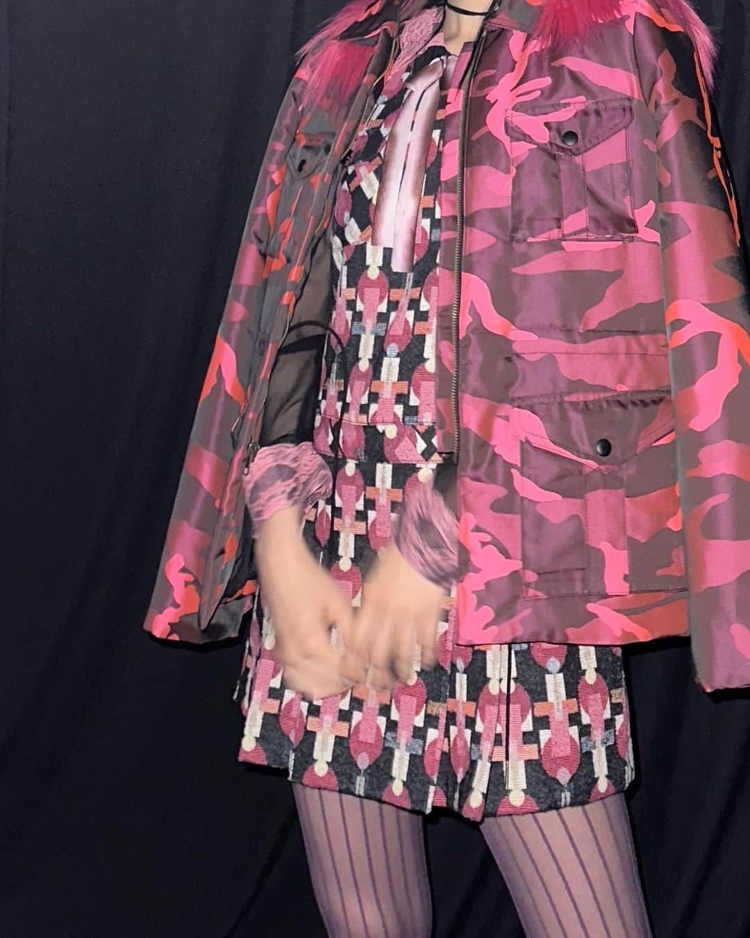 佐々木久美さんのインスタグラム写真 - (佐々木久美Instagram)「GirlsAward 2023 AUTUMN/WINTER @annasui_japan さんのステージ🦋  ピンクを基調としたスタイリングがとっても可愛かったです♡中に着ていたレースのブラウスも素敵だった、、、ありがとうございました。  #kumigram」9月30日 19時57分 - kumisasaki_