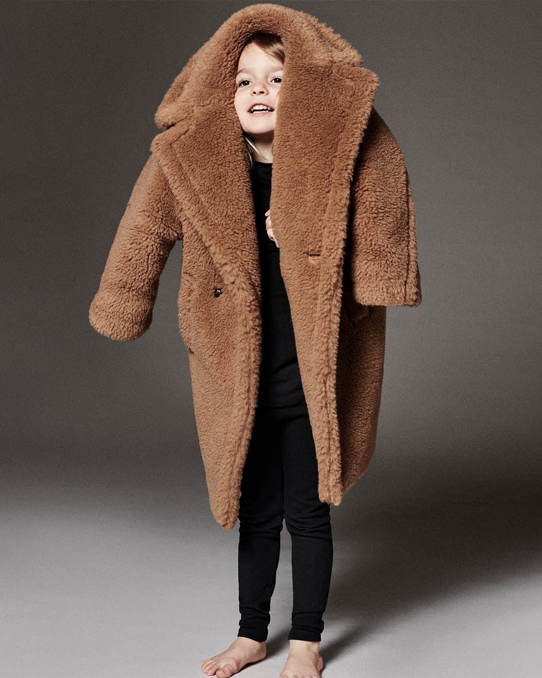 マックスマーラのインスタグラム：「Time to celebrate the Teddy. The #MaxMaraTeddyBear coat turns ten, and for the first time ever, a Mini Teddy coat for children ages 5-12 will be available starting October 4th in select flagships and at maxmara.com. Stay tuned for the limited edition collection coming soon. #MaxMaraTeddyTen #MaxMara」