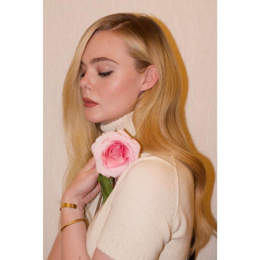 エル・ファニングのインスタグラム：「Gearing up for the @lorealparis défilé tomorrow night🌸」