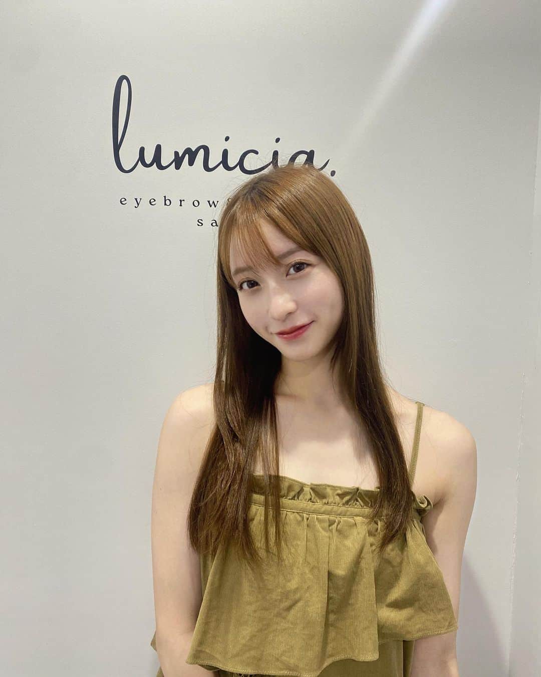 のインスタグラム：「・ ・  @lumicia.tokyo_eyebrowsalon で 眉ワックスしてもらった(*´ー｀*)💓  スタッフの皆さん本当ニコニコしてて まず人柄で通いたくなりました笑 (美容系って冷たかったりなんか怖そうな人多くないですか)  産毛とか角質とか自分ではケアしきれない所も プロに任せてしまおう！！ 眉の形も人それぞれ似合う形もあるし 毛量の調整もしてくれるし 男女共に眉毛はお手入れするべきと思う👷‍♀️💛  #れんの服 ちなみにお洋服は @willfully_official の3wayワンピ🍂 展示会でオーダーしてた秋服がどんどん届いてトキメキ止まらない。  ・ ・」
