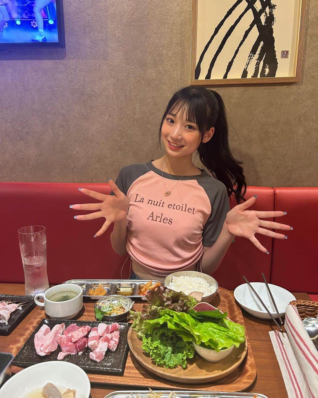 百田汐里のインスタグラム：「食べるの大好き🥱💞 ． ．   #jkブランド  #jk  #jkの素敵な思い出  #ファッション  #黒髪ロング  #ストレート  #メイク  #今日好き  #ヘアアレンジ  #ヘアアレンジ簡単  #fashion  #like  #instagram  #ポニーテール  #食べ物  #셀카  #좋아  #좋아요  #머리  #얼스타그램 #메이크업  #오오티디 #일상」