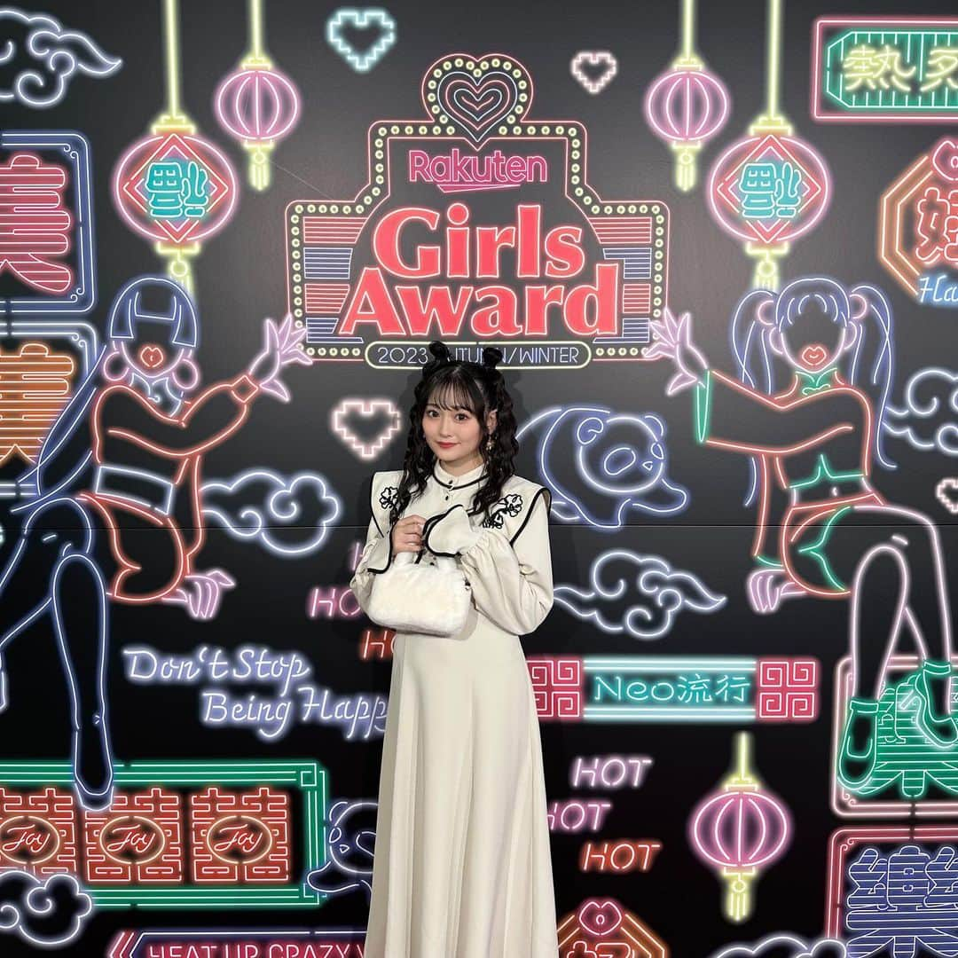 石橋颯のインスタグラム：「GirlsAward🤍  ･ ･ ･  #ootd #instagood #instalike #followme #いいね #アイドル #05 #girlsaward  #ガルアワ #ガルアワ2023AW #リリアンカラット」