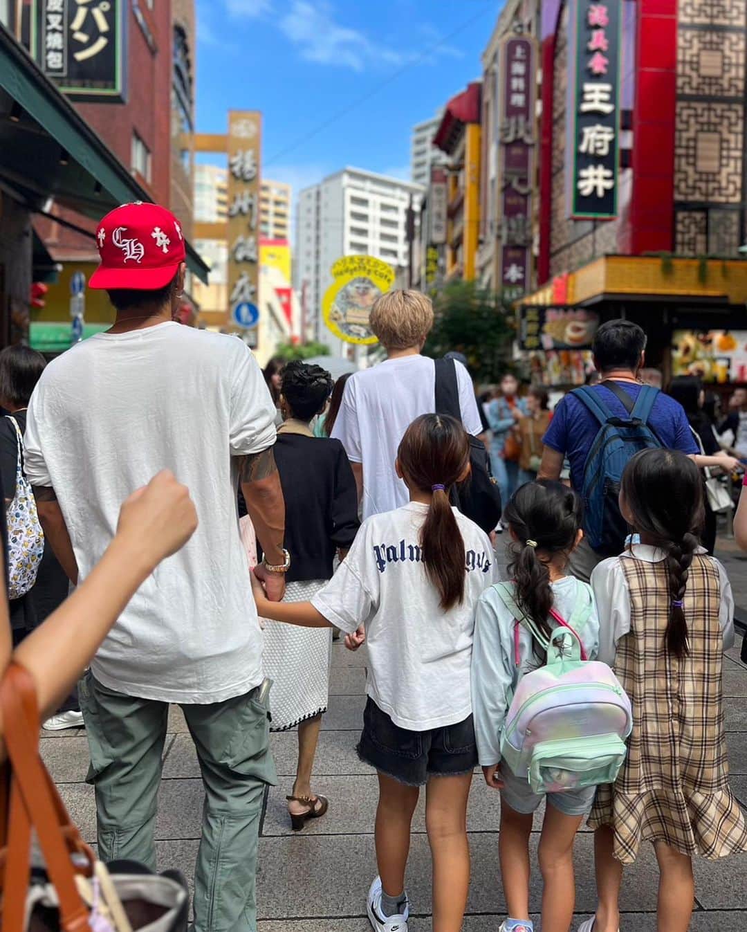 大志（DOWBL）さんのインスタグラム写真 - (大志（DOWBL）Instagram)「中華街行ったり 遊園地で遊んだり 楽しい週末スタート✌️  占いが当たりすぎてビビッた。笑  #家族 #みなとみらい #中華街」9月30日 20時33分 - taishi.s.n