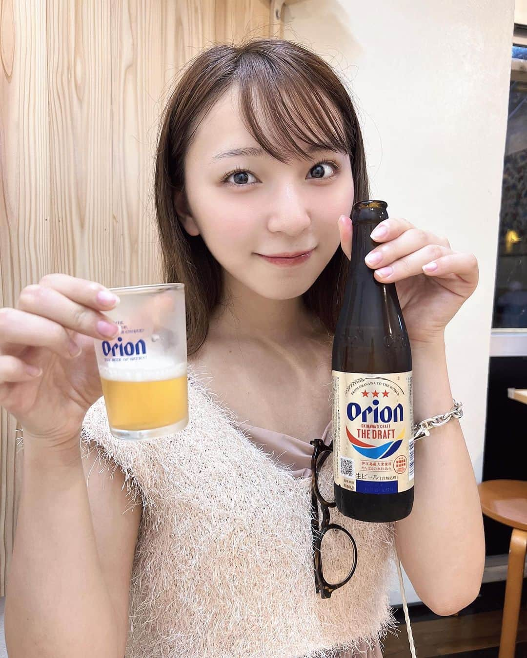 塩川莉世のインスタグラム：「飲めないけどオリオンビール🍻 沖縄最高〜🪼」