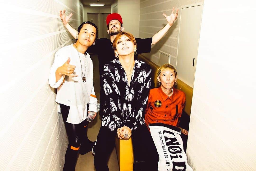 青木カズローのインスタグラム：「SUPER BEAVER、ホールツアー広島公演2日目殺影完了。 #写殺」