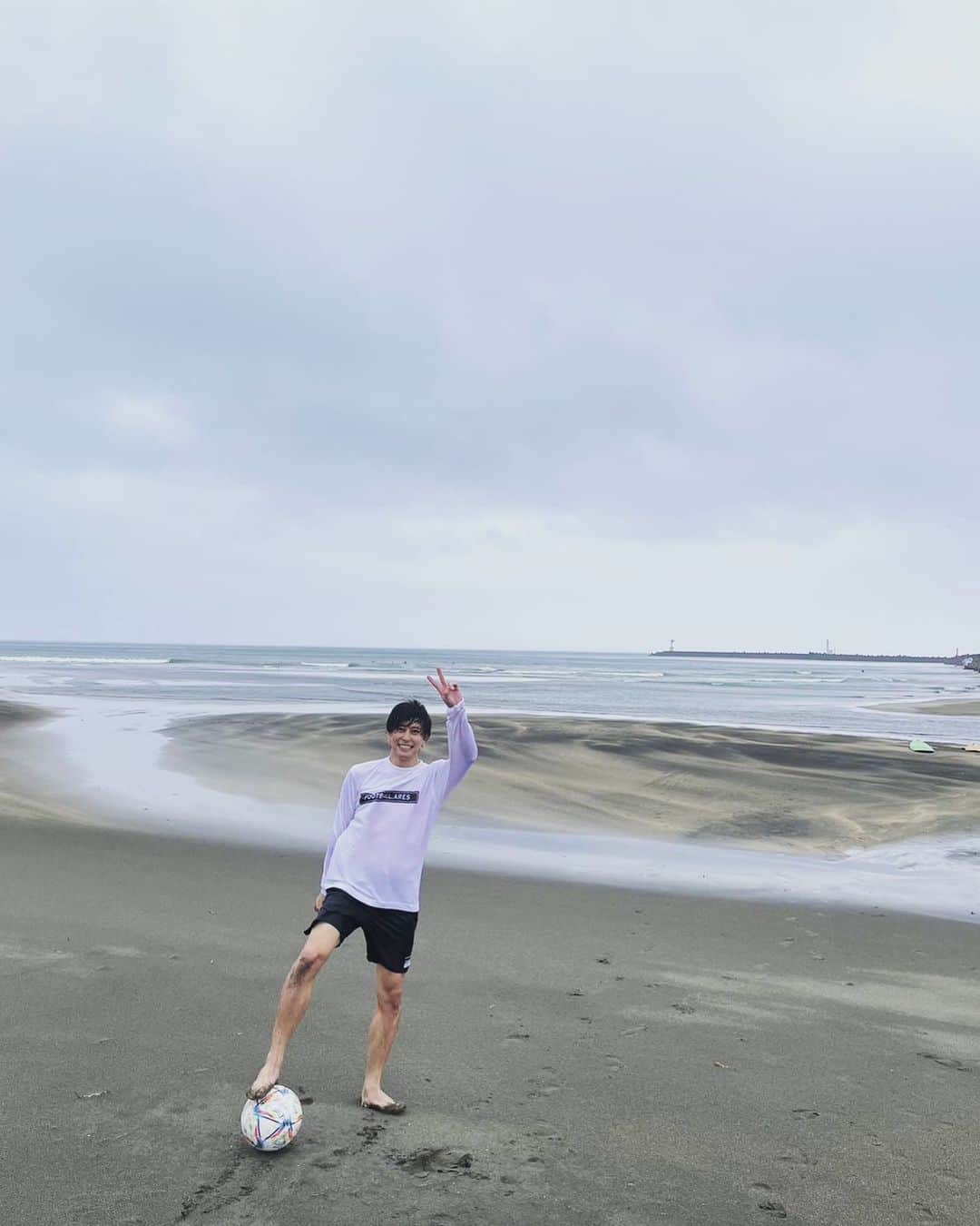 佐野岳のインスタグラム：「🏄行ったんだけど結局⚽️笑」