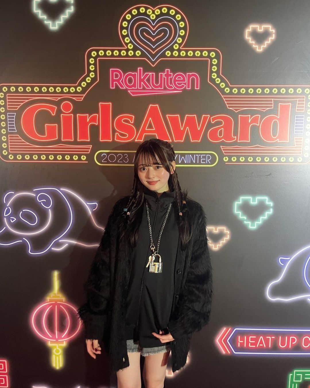 のインスタグラム：「・ GirlsAward 2023 A/W Seventeen×WEGOステージに出演させていただきました✨✨  憧れのステージを歩くことが出来て とても嬉しかったです。。💞👀  会場に来てくださった方や配信を見てくださった方、 ありがとうございました♡  #高比良由菜 #ガルアワ2023AW #ガールズアワード #ガルアワ #Seventeen」