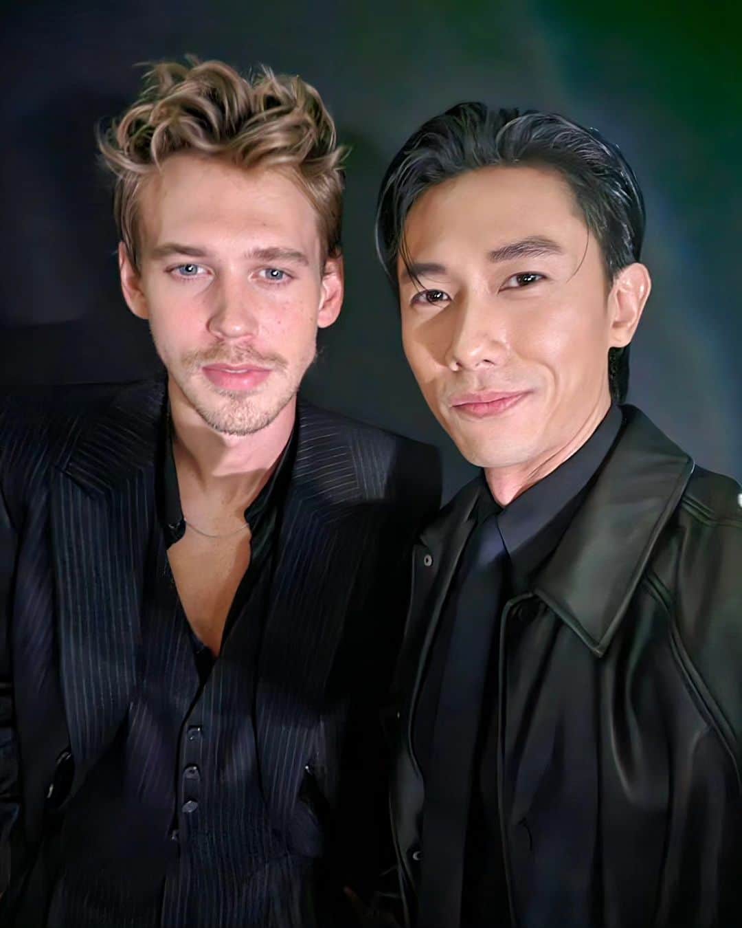 デスモンド・タンのインスタグラム：「Meet @yslbeauty MYSLF Global Ambassador and the Elvis Presley of our era @austinbutler at the launch event in Paris. A great actor, a perfect choice for representing MYSLF. 👑   MYSLF is the expression of the man you are, with all of your emotions and nuances. Coming soon in 2024.   Thank you @yslbeauty for the incredible experience! 🖤   #YSLbeautySG #MYSLF #MYSLFnomatterwhat」