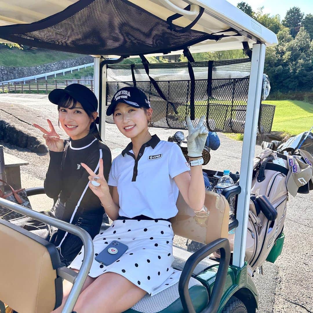 井上莉花のインスタグラム：「. 先日 @setoharu_golf ちゃんとYoutubeコラボ撮影🩵  可愛すぎだし良い人すぎだしゴルフ上手すぎた🥹 衝撃の結果になってるので公開お楽しみに…！！！」