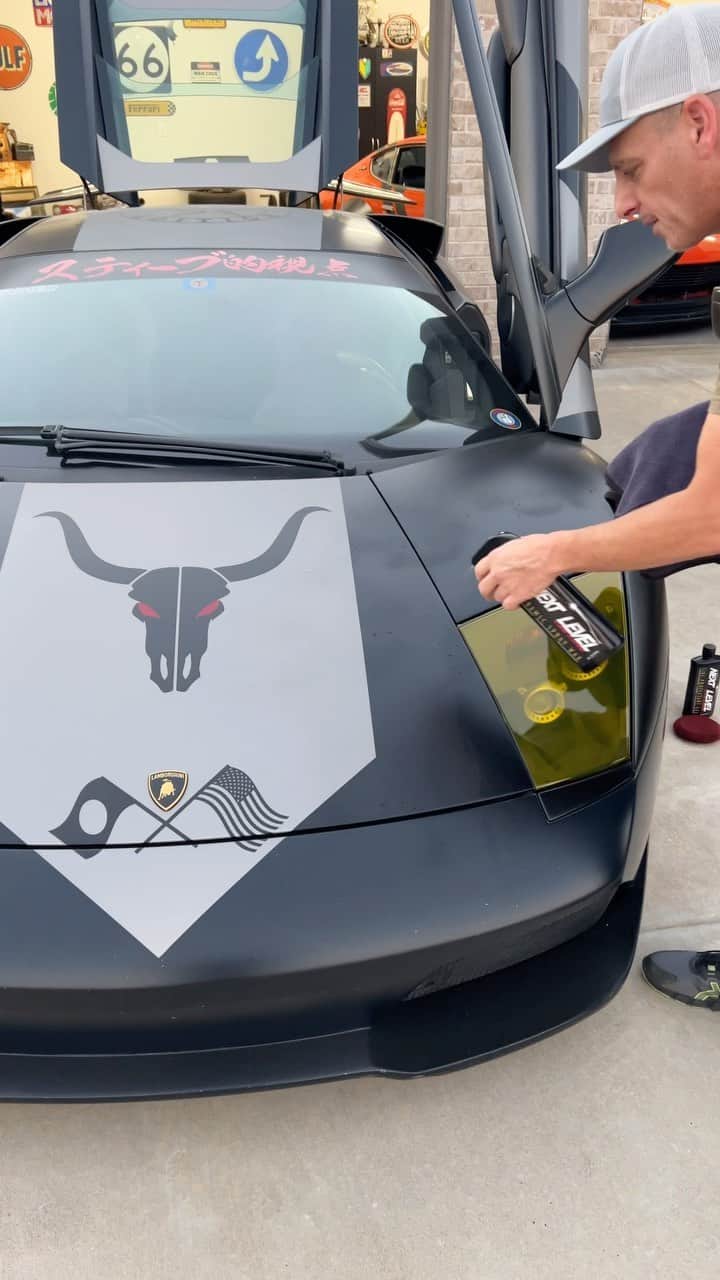 スティーブのインスタグラム：「Lambo quick cleanup with Next Level Car Care Products @nextlevelcarcareus  ceramic spray wax on my clear bra wrapped car and the best tire gel as well!! By the way Next Level also has the best towels I ever used before!! Awesome stuff and highly recommended ランボルギーニをネクストレベルで磨いて出かけて来ます」