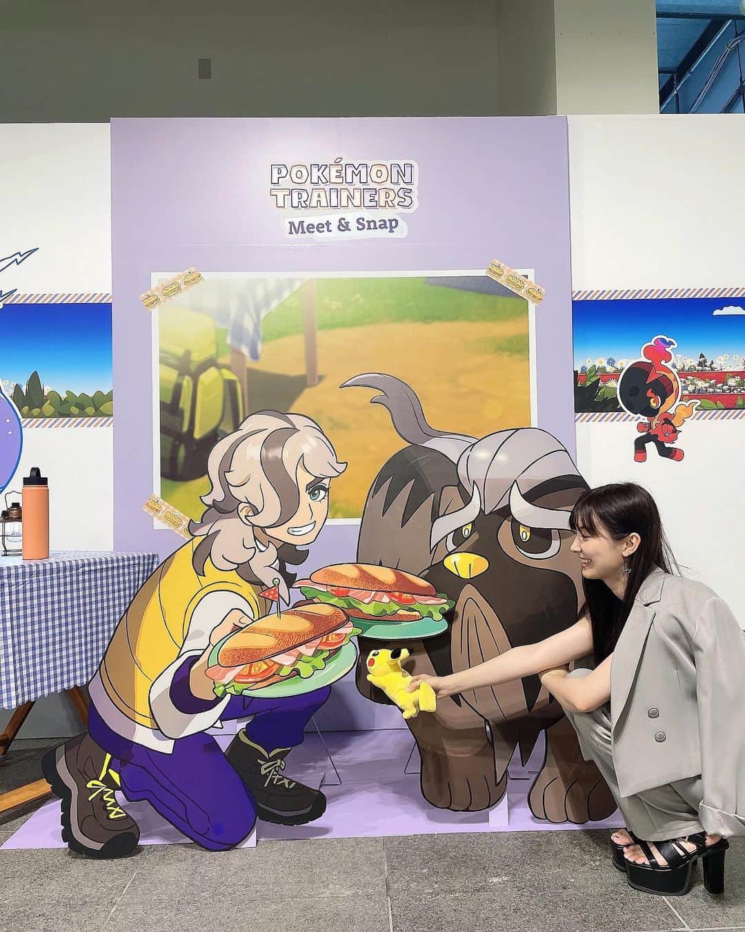 武藤十夢さんのインスタグラム写真 - (武藤十夢Instagram)「POKÉMON TRAINERS Meet & Snap 小麟 @muto_orin とこの間行ってきたよ！ ネモとバトルできた😎⚡️ スーツはアオキ合わせです🫶 . . #pokémontrainersmeetsnap  #ポケモントレーナーズアルバム #ポケモン #Pokemon #ポケモンsv #ネモ #ペパー #アオキ #ポケモンバトル #ピクニック #photospot」9月30日 21時11分 - tommuto_official