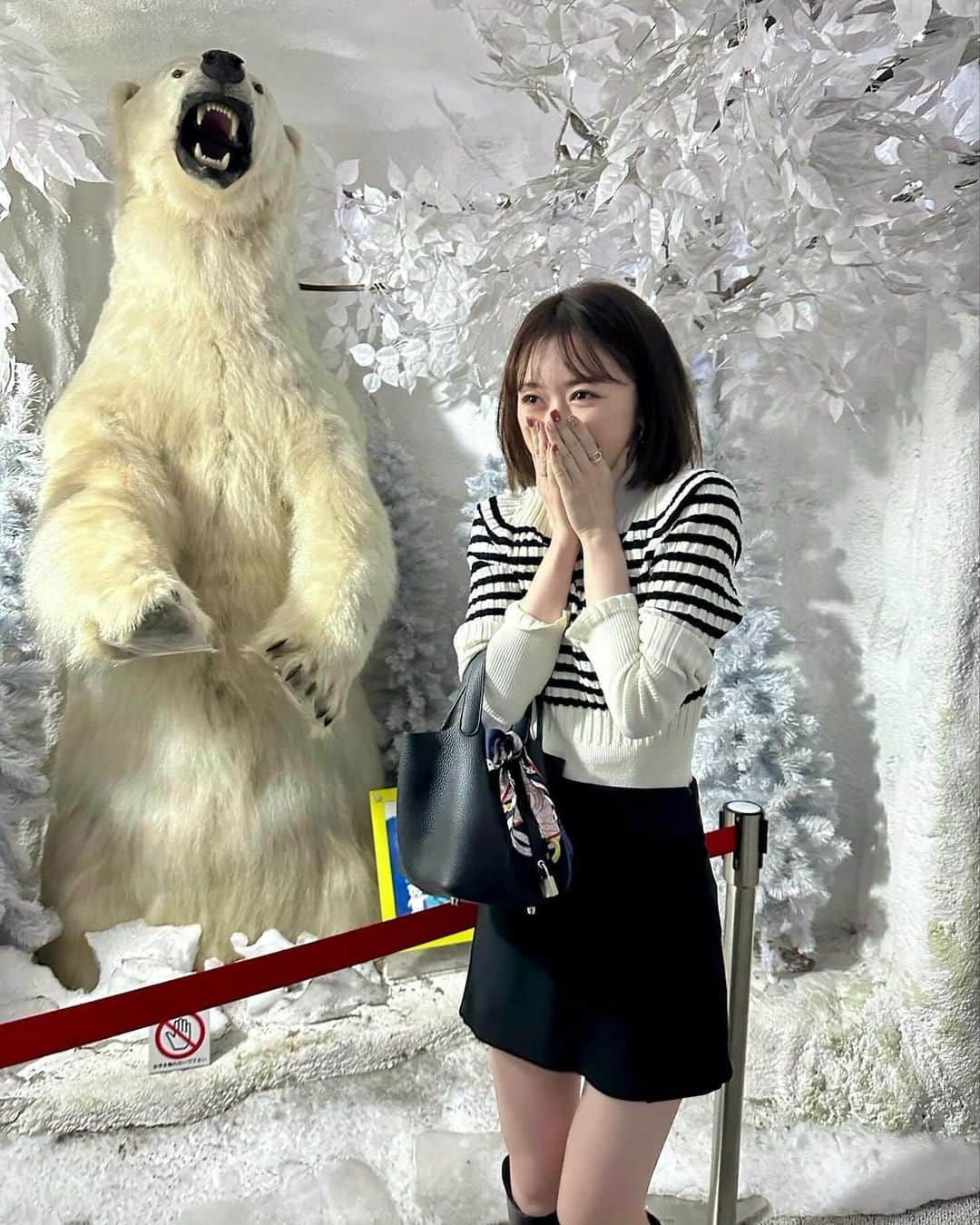 のインスタグラム：「. −30.2℃🐻‍❄️🧊  今日は思ったよりも暑かったのでアイスワールドへ⛄️  初めて−30℃初体験🥶🥶🥶 すーぐ寒くなったのに出たらすーぐ暑くなったからアイス🍨  31のマリオフレーバー食べたかったから嬉しい🍄💚」
