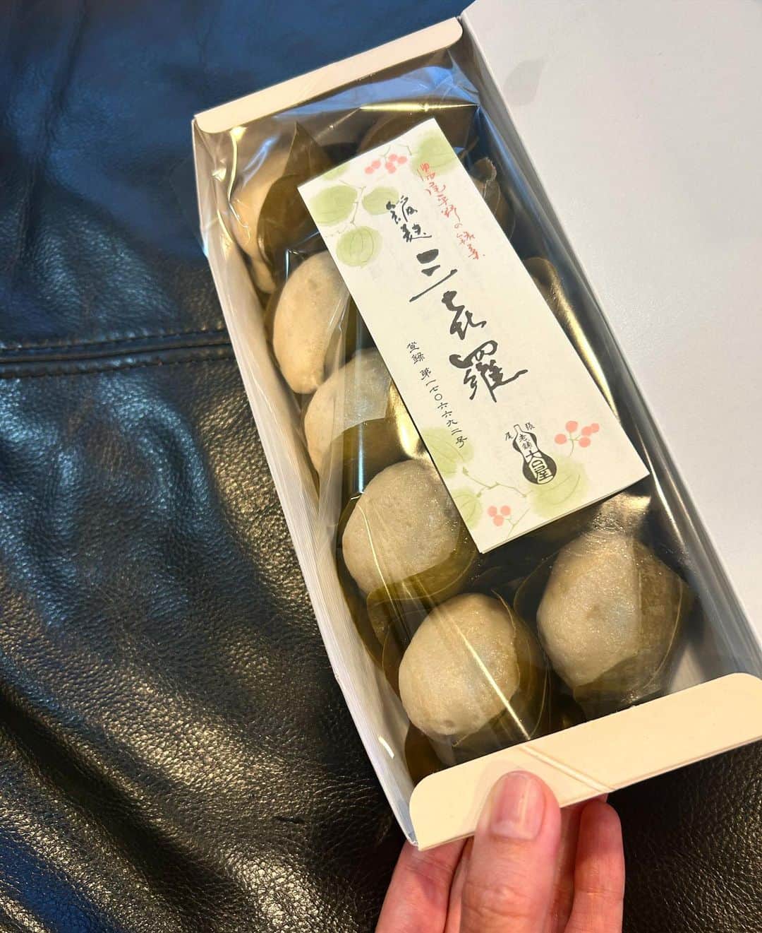 平山真弓のインスタグラム：「・ ”グルテンフリー”どころか、 グルテンこちらから迎えに行く姿勢🤪  #お麩はグルテン❤️」