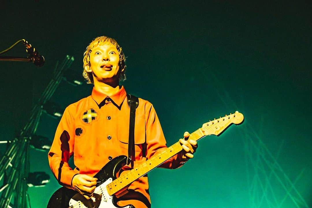 柳沢亮太のインスタグラム：「2023.09.30 広島市民文化学園HBGホール -Day2- ”都会のラクダ TOUR 2023-2024〜#駱駝革命21 〜 #SUPERBEAVER #写殺 @cazrowaoki」