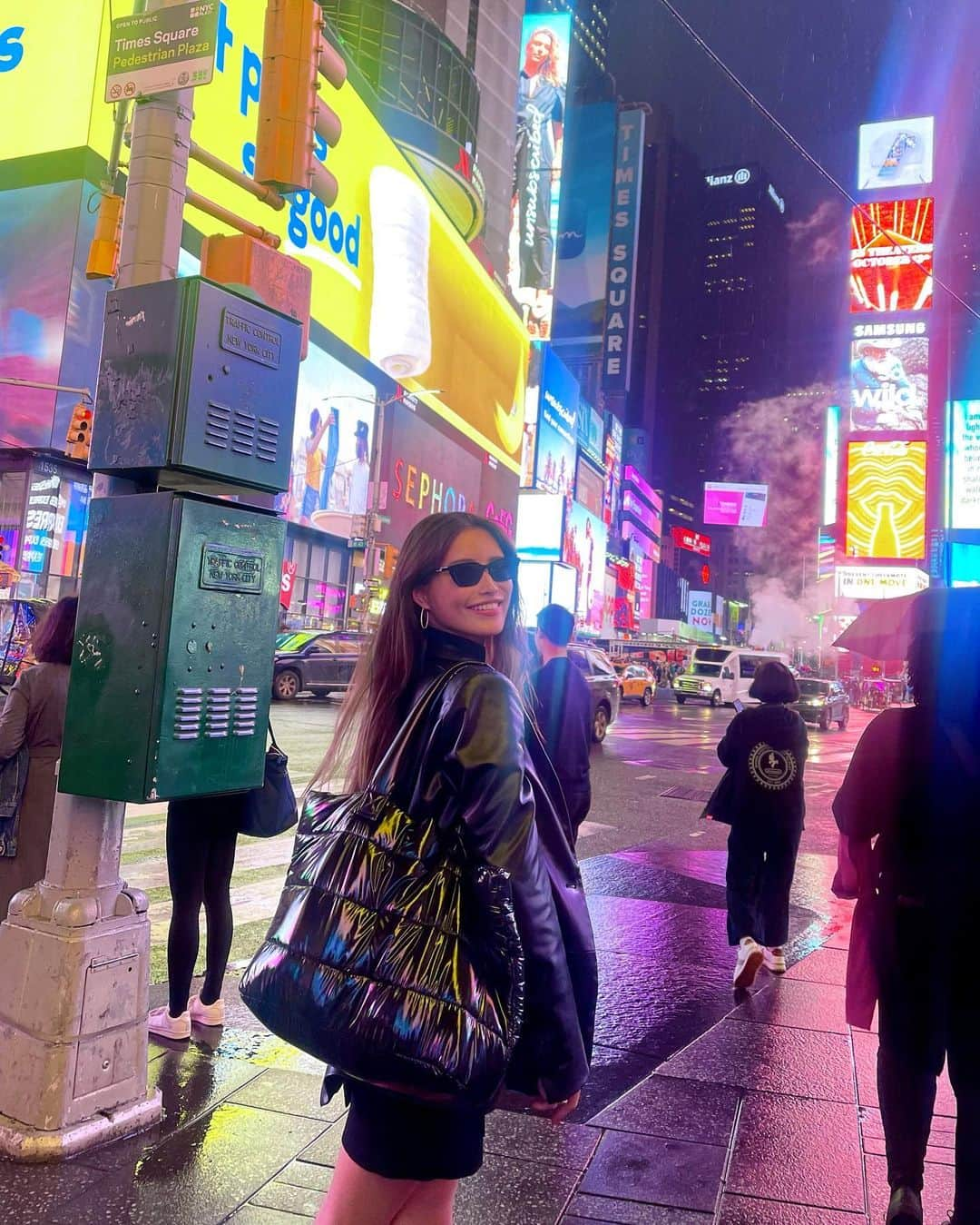 MIKAのインスタグラム：「She's back🗽🇺🇸  ⠀」