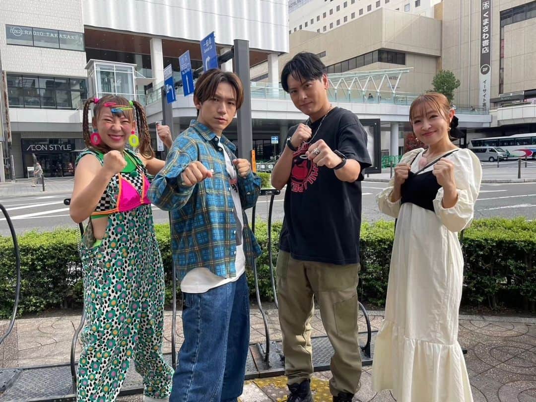 テレビ東京「土曜スペシャル」のインスタグラム：「10月7日（土）夜６時３０分からの土曜スペシャルは... “三代目 J SOUL BROTHERS”の「ご主人､何代目?」  ローカル路線バス乗り継ぎ“老舗の名店”対決旅“を放送します！  人気企画「ローカル路線バス乗り継ぎ対決旅」の新シリーズがスタート🚌ローカル路線バスを乗り継ぎながら、 #三代目JSOULBROTHERSの#NAOTOさんと#山下健二郎さんがチームに分かれ、“老舗の名店”のご主人に「何代目ですか？」と、とにかく聞きまくる対決旅❗️出会った「○代目」の数を足していき、ゴールに着いた時の、合計ポイント数で競います🔥 しかし、プレイヤーである“三代目”以下の「２代目」や「１代目」のご主人に「何代目？」と聞いてしまうとドボン😭 それまでのポイントが没収されてしまうというハラハラドキドキ、最後までどんでん返しの可能性があるスリル満点の対決旅となっております😁 旅の助っ人には、＃大沢あかねさんと#フワちゃんが登場😍  放送をお楽しみに👀✅  《お知らせ》 #TVer ではスマホやPC、タブレットなどで 全国どこからでも無料リアルタイム配信で番組をお楽しみいただけます！  ぜひチェックしてください！  #テレビ東京 #テレ東 #土曜スペシャル　 #土スペ #三代目JSOULBROTHERS #NAOTO #山下健二郎 ＃大沢あかね #フワちゃん #ローカル路線バス旅 #老舗 ＃群馬県」