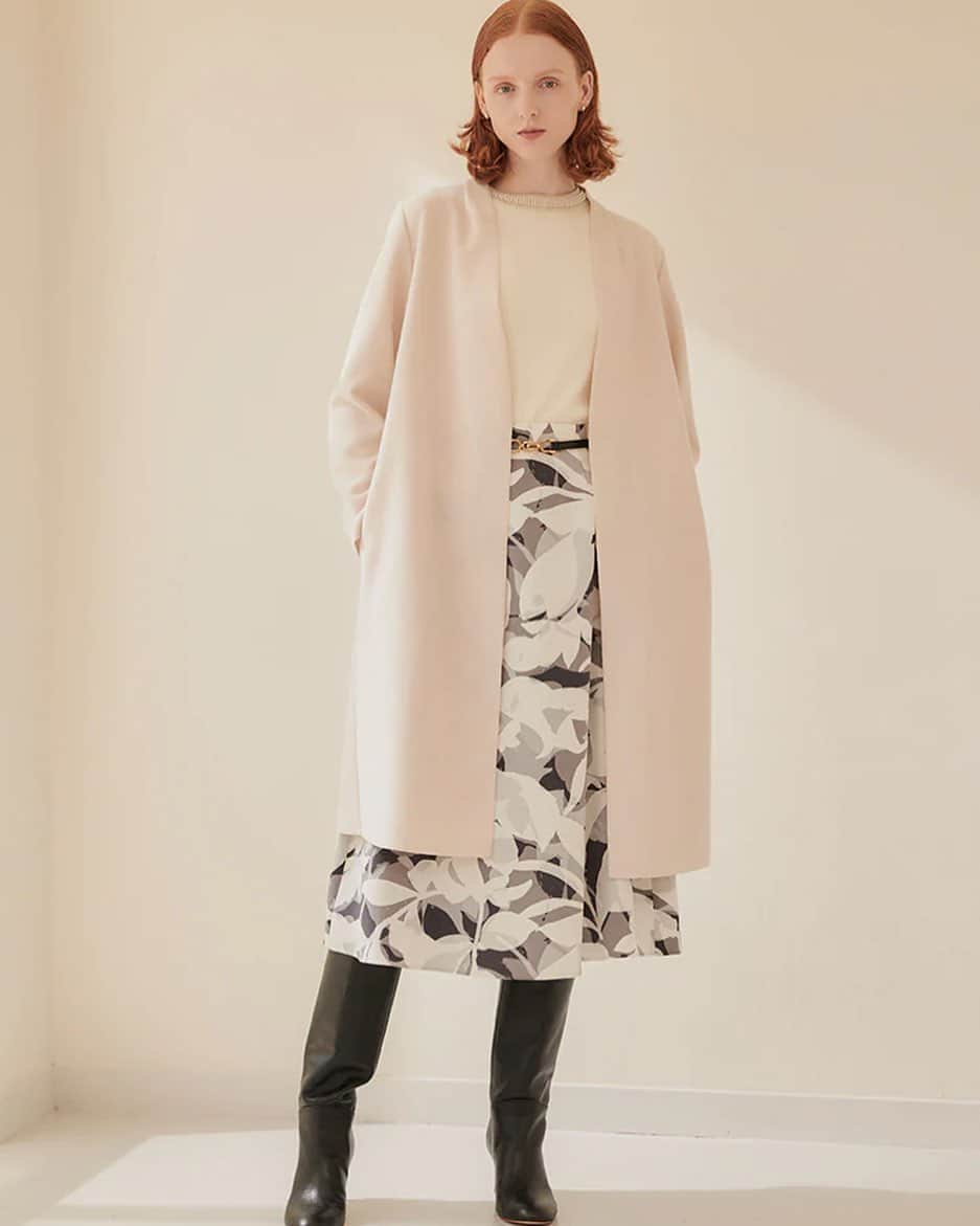 cdec_official Aesthetic Senseのインスタグラム：「． 2023 AUTUMN LOOK BOOK vol.2  コートよりも気軽に、カーディガンよりもきちんと見せるコーディガン。 ジャージ素材なので伸縮性があり軽い着心地です。 ストレートのIラインシルエットで細見えに拘りました。  ぱっと羽織りやすい着流しタイプなのでカジュアルにも綺麗めにもシーンを選ばずスタイリングしやすいアイテムです。 ． ． ． 新しいアイテムが続々と入荷しています。 是非オフィシャルサイトをご覧ください♪ ． ． ▼styling ✴︎ COAT　No.97003　Col.002　￥27,500 ✴︎ KNIT　No.17002　Col.002　￥18,920 ✴︎ SKIRT　No.77003　Col.119　￥19,910 ． ． ．  #クードシャンス  #ファッション #ファッションコーデ #秋 #秋コーデ #秋服 #大人カジュアル #デイリーコーデ #コート #コートコーデ #スカート #スカートコーデ #お出かけコーデ #通勤コーデ #お仕事コーデ #女子会コーデ #デートコーデ #おしゃれさんと繋がりたい #ファッション好きな人と繋がりたい #トレンドコーデ」