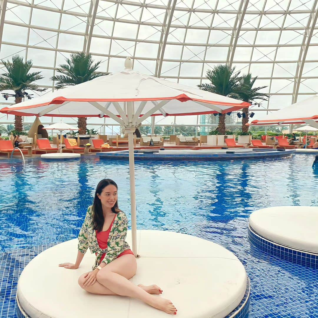 安藤ミレイさんのインスタグラム写真 - (安藤ミレイInstagram)「September to remember🏊‍♀️  Late post of Cove Manila at @okadamanila !  デイユースでプールで遊んだ日💙  1時間プールで遊んで、1時間プールサイドでおしゃべり😆✨️  #オカダマニラ #okadamanila #covemanila #pool #lovethephilippines #ラブフィリピン #フィリピン生活 #マニラ生活 #マニライフ #philippines #philippinestravel」9月30日 21時43分 - mirei_ando