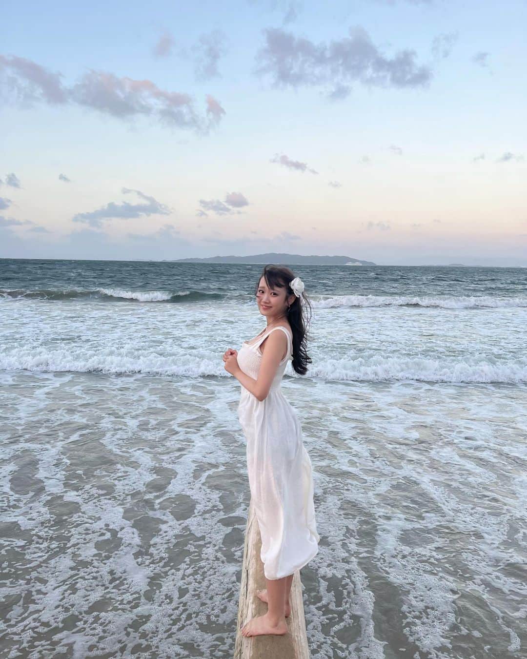 奥村梨穂のインスタグラム：「君に会えてよかった。 あの夏祭りの花火も、こっそり海岸でしたキスも、きっと生涯忘れないよ。 . . . #itoshima #糸島」