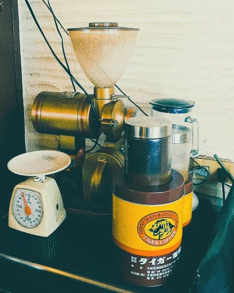 末野卓磨さんのインスタグラム写真 - (末野卓磨Instagram)「昔ながらの喫茶店。  ちょっと酸味の強いコーヒーと、サクふわのトースト、ゆで卵。  THEモーニング」9月30日 21時38分 - takuma_sueno