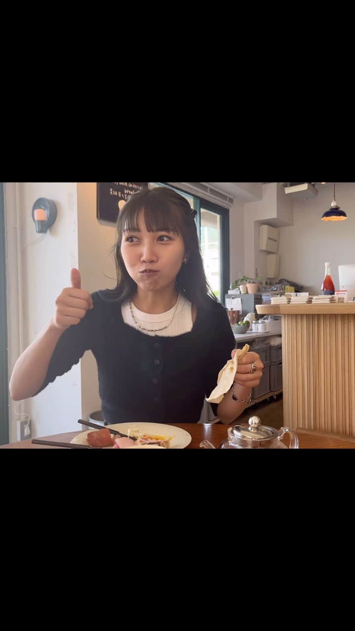 井上苑子のインスタグラム：「ただただ、食べているだけの動画🎥」
