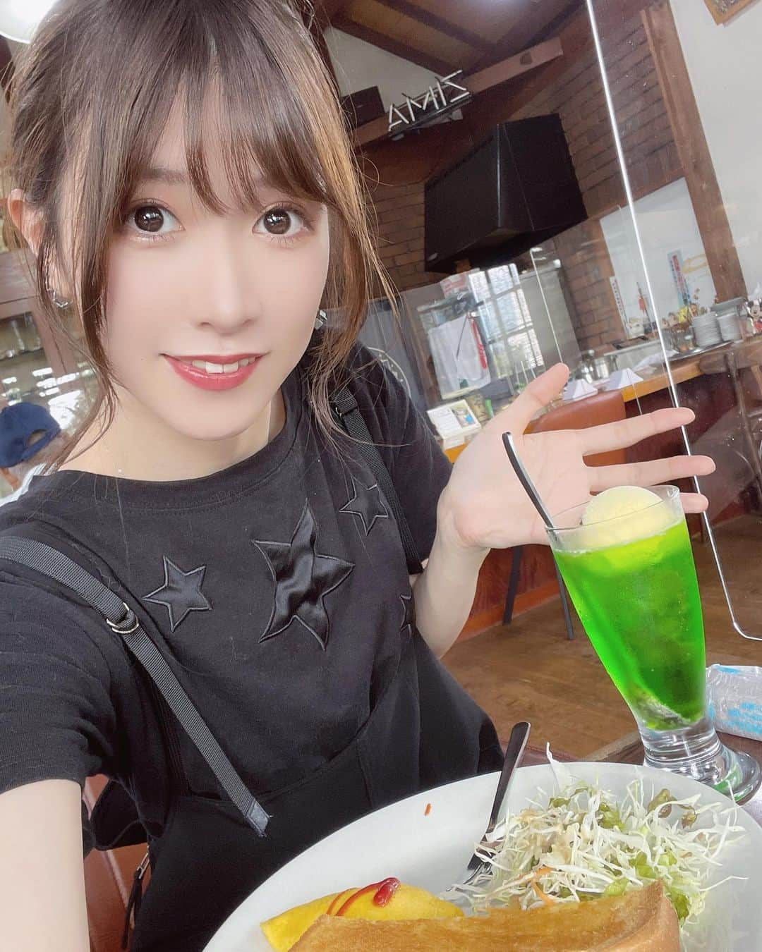 小鳥遊七星さんのインスタグラム写真 - (小鳥遊七星Instagram)「9月もありがとうございました😊 LIVEに駆けつけて来てくれたり オンラインから応援してくれたり 配信も応援して下さったり 9月沢山支えてもらいました！！！！  10月もLIVE沢山組んだから 頑張りたいから是非宜しくお願いします！」9月30日 21時52分 - nanase_t_0826