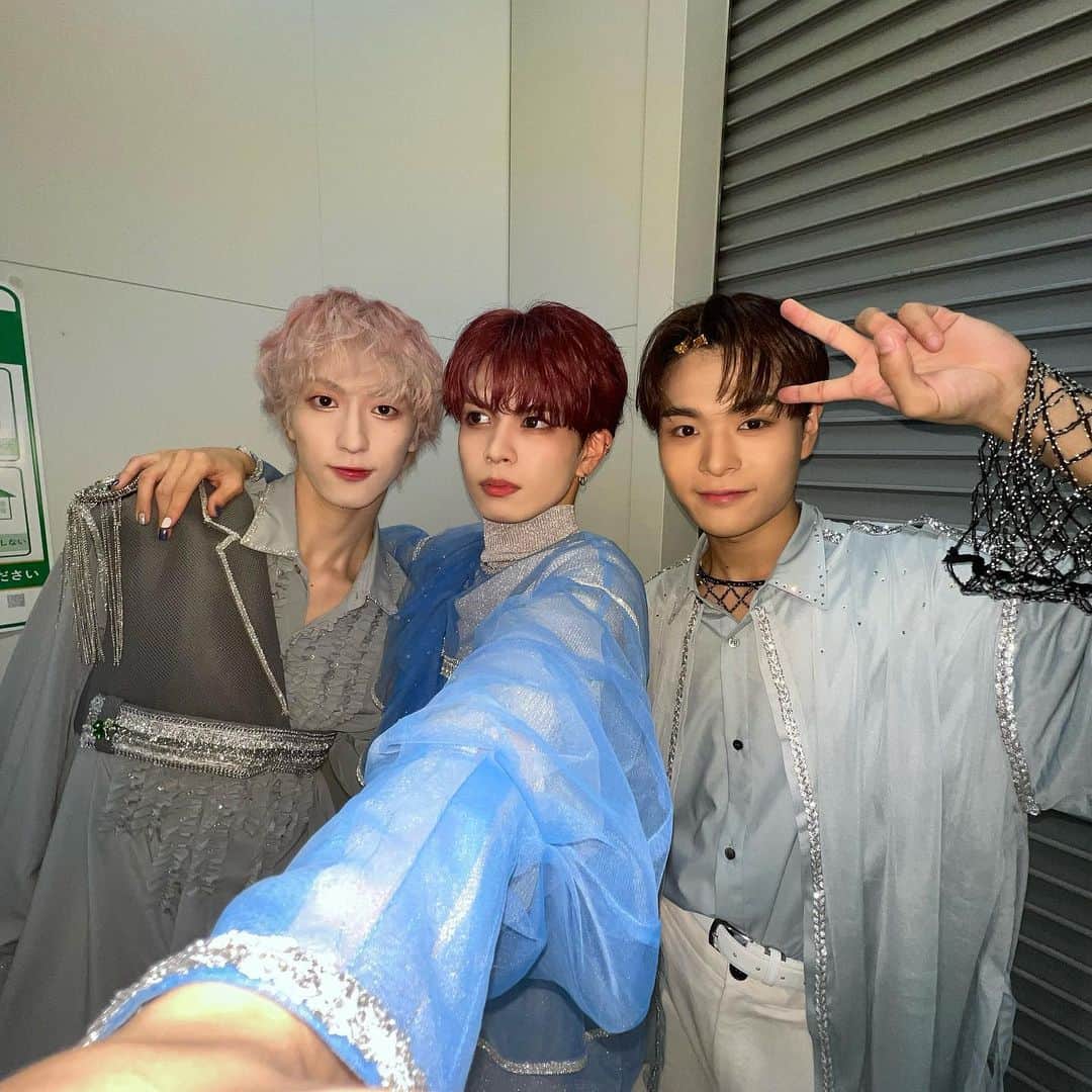 栗田航兵のインスタグラム：「･  💚🧡🖤  STARLIGHT TOKYO2023  YouTubeにちょこっとパフォ載ったよ🎧🎶 覗いてね❣️  #OCTPATH #STARLIGHTTOKYO2023 #SLT2023」