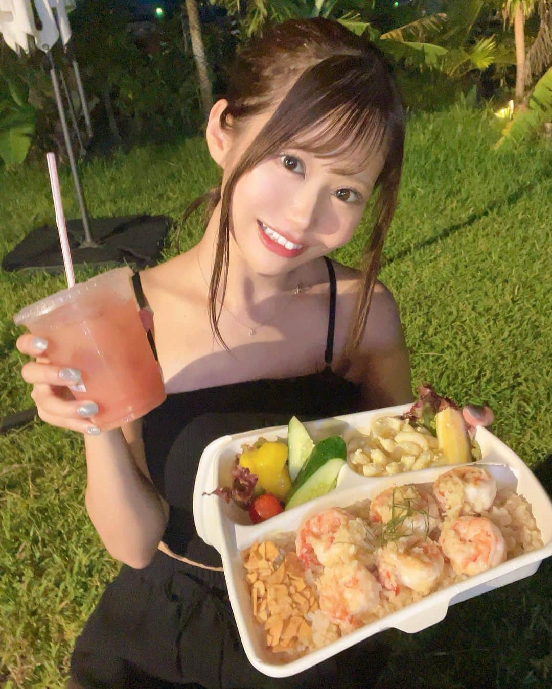 神楽坂茜さんのインスタグラム写真 - (神楽坂茜Instagram)「大好きなガーリックシュリンプ🍤🌺❤︎ in石垣島」9月30日 21時47分 - akaneee1126