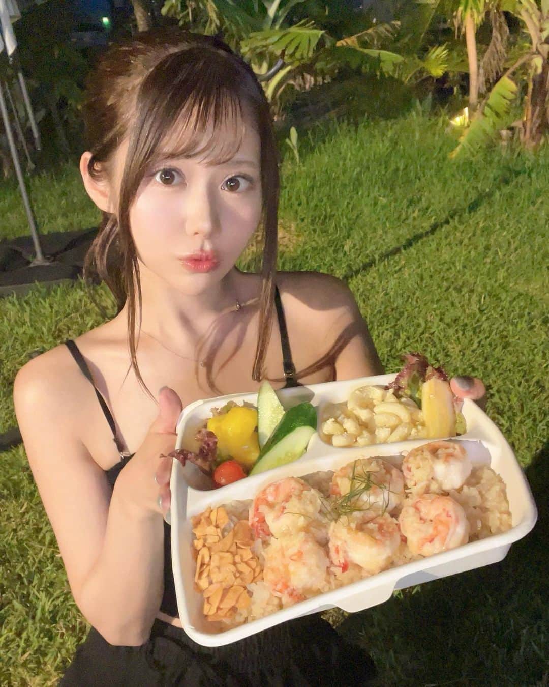 神楽坂茜のインスタグラム：「大好きなガーリックシュリンプ🍤🌺❤︎ in石垣島」