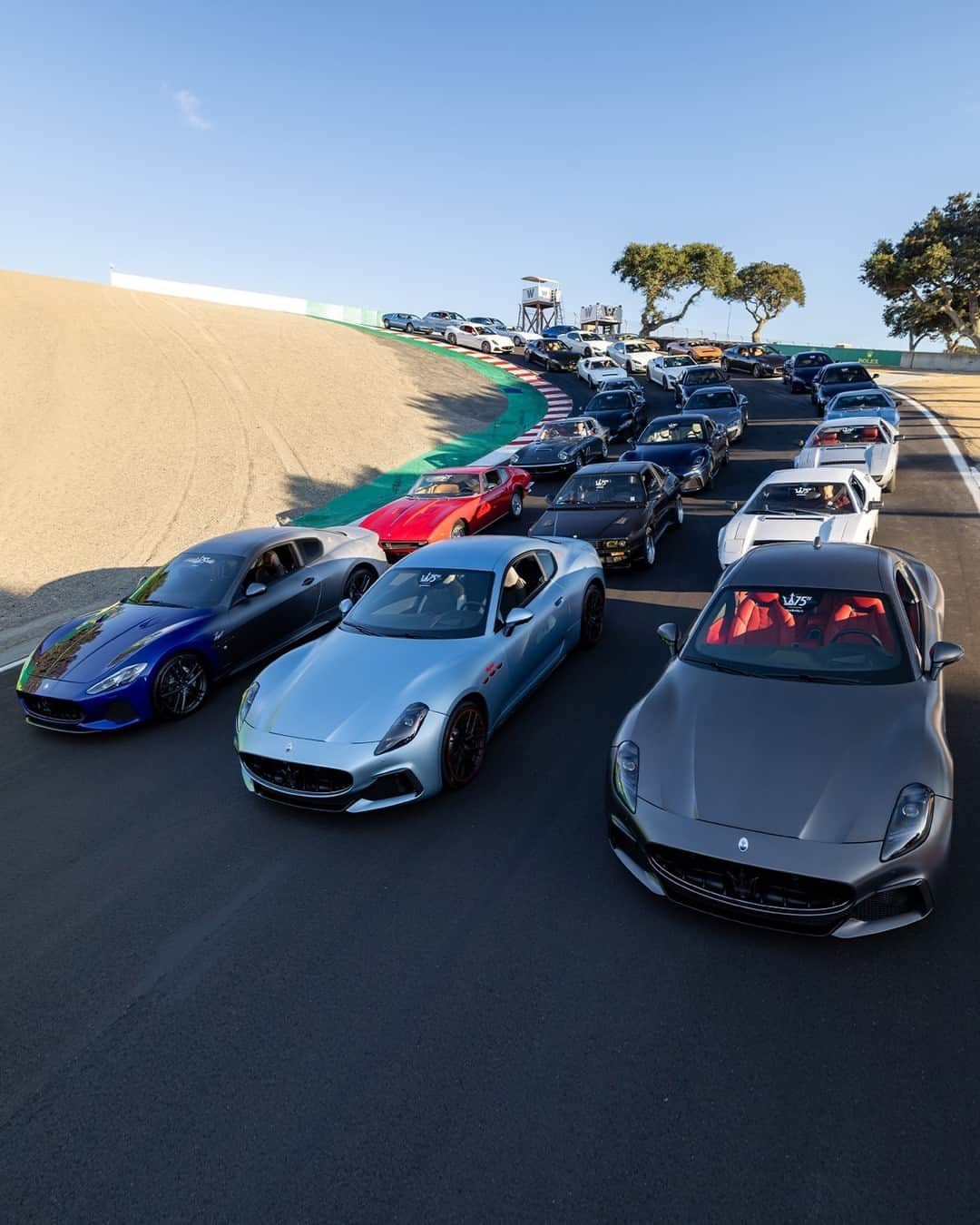 マセラティのインスタグラム：「75 GranTurismo parading around the historic Laguna Seca Raceway in California. An exhilarating Maserati Classiche emotion with fellow Maserati owners.⁣ Do you have a classic Maserati that’s 20 years or older or a limited-edition model of any age? Register for the Maserati Classiche program to receive a certification of your Maserati and access exclusive services tailored to Maserati classics.⁣ #Maserati #MaseratiGranTurismo」