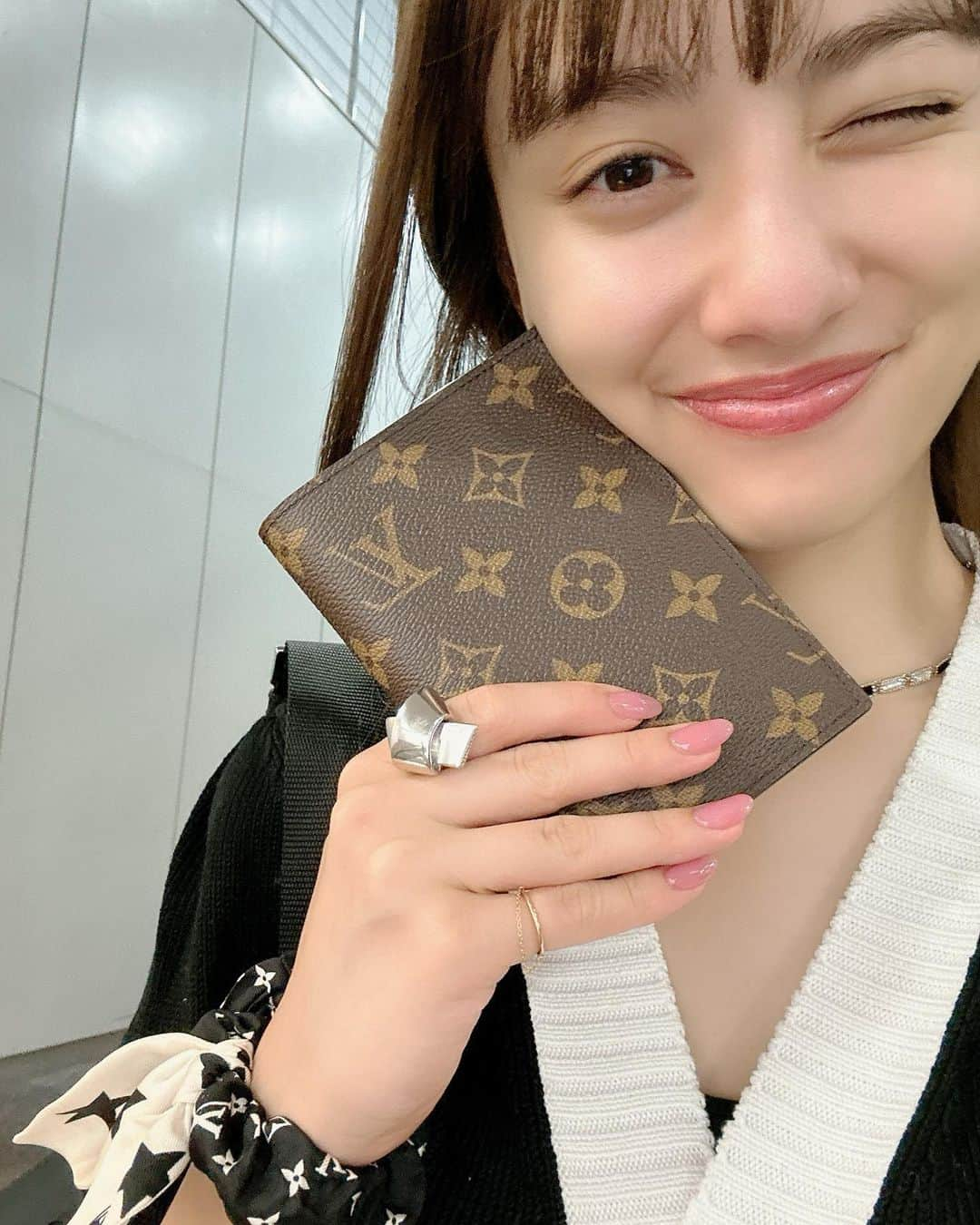 谷まりあさんのインスタグラム写真 - (谷まりあInstagram)「✈️with 👴🏻👼🏻 and @itteq_ntv team✈️  accessory  #GiftedbyLouisVuitton」9月30日 21時55分 - mariaaaa728