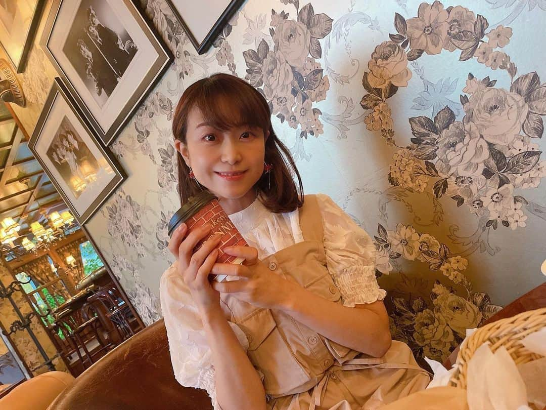 須賀由美子さんのインスタグラム写真 - (須賀由美子Instagram)「今日9月30日は #プラネタリウム #朗読コンサート #チケット 発売日💕 日頃の疲れを癒してゆっくり リラックスしたい人にオススメ☆ 星空と素敵な色の言葉など 美しくゆったりした時間をお届けします。  今日は主催の阿部さんとお打ち合わせ♪ 毎回私もとても楽しみにしているイベント^_^  チケットは鹿沼市ケーブルテレビホールで 直接ご購入、又は メールでのご予約はこちらまで。→east_moon_p@yahoo.co.jp  詳細⬇️ m.facebook.com/events/8137296…  全国一斉　熟睡プラ寝たリウム ～色と言葉と星空と～ 色とりどりの風景  やさしい言葉たち  そして満天の星空へ  あなたをご案内いたします   勤労感謝の日、日頃の疲れをプラネタリウムで癒しませんか？ 枕・ブランケットは持ち込み自由です 星空の下で心地よいひと時をどうぞ  【出演】須賀由美子・中三川雄介 【演出】阿部早苗 【協力】北山建穂 【企画】East Moon Project  日　時　2023年11月23日(木・祝)勤労感謝の日 　　　　開場13：30　開演14：00 会　場　かぬまケーブルテレビホール プラネタリウム 　　　　（鹿沼市民文化センター） 　　　　　〒322-0069栃木県鹿沼市坂田山2-170  入場料　 1,000円 （全席自由席）  　　　　※未就学児のお子様の入場はご遠慮願います  ★９月３０日(土)より かぬまケーブルテレビホールで発売★   直接ご購入できない方 ➡ 予約専用メール east_moon_p＠yahoo.co.jp  お問合せ　かぬまケーブルテレビホール ℡.0289-65-5581  主催：公益財団法人かぬま文化・スポーツ振興財団、鹿沼市、鹿沼市教育委員会」9月30日 22時09分 - tottiyumi