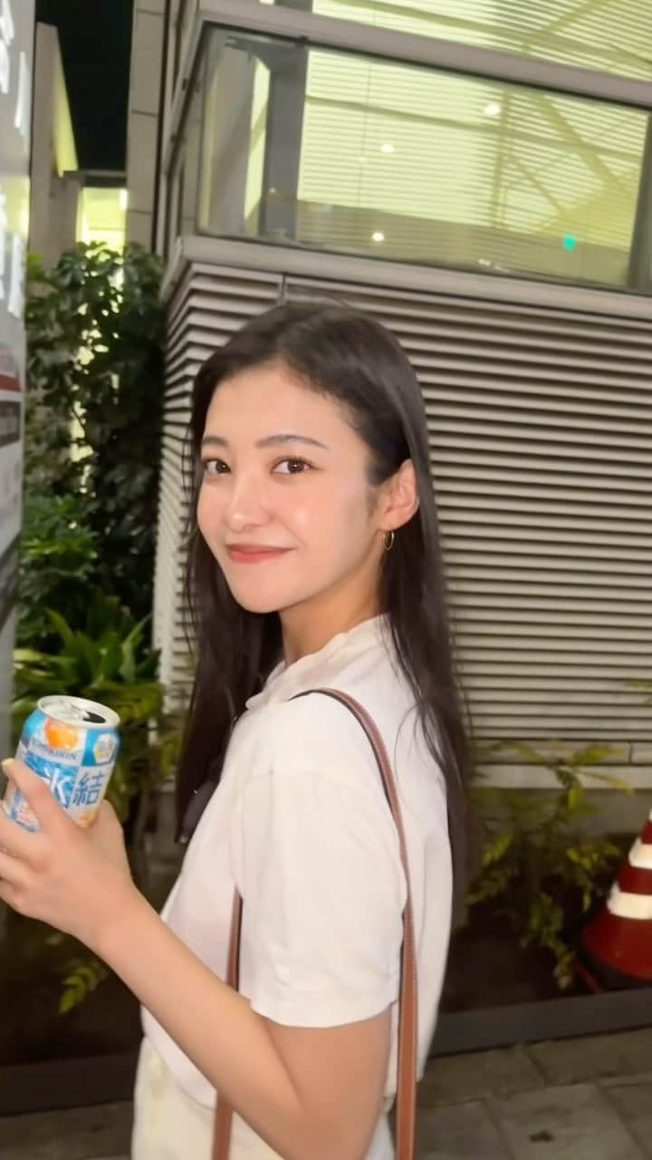 のインスタグラム：「夏の思い出🌻🍉 花火大会の時に食べ歩き飲み歩きした🍻 夏終わり寂しい😔  ⁡ ⁡ ⁡ ⁡ ⁡ ⁡ ⁡ #夏の思い出 #お祭り#summer#ootd #japanesegirl#ナチュラルメイク#メイク#彼女感 #作品撮り#モデル#伸ばしかけ前髪 #l4l #makeup#portrait#port#make#hair#model#giri #ootn #selfie #좋아요반사#팔로우미#맞팔#셀스타그램」