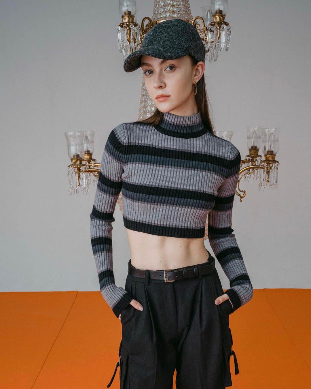 EMODAさんのインスタグラム写真 - (EMODAInstagram)「ㅤㅤㅤㅤㅤㅤㅤㅤㅤㅤㅤㅤ '23 autumn&winter September new item ㅤㅤㅤ  ・HIGH NECK CROP KNIT ￥ 5,940 tax'in ・TWO TUCK WIDE CARGO PT ￥ 9,790 tax'in ・W POCKET OPEN COLLAR OP ￥ 9,790 tax'in ・SQUARE LOGO BUCKLE BELT ￥ 4,950 tax'in ・SIDE GORE BOOTS ￥ 14,080 tax'in ・DEFORMATION CIRCLE PIERCE ￥ 2,970 tax'in ・TWEED BASEBALL CAP ￥ 5,390 tax'in ＿＿＿＿＿＿＿＿＿＿＿＿＿＿＿＿＿＿＿＿＿＿＿＿ ≪AUTUMN FAIR≫  ■PRE ORDER POINT×10&送料無料 >9/29(fri)12:00-10/3(tue)23:59 最新アイテムポイント10倍還元。次回も更にお得に!!  ■OUTER ALL10%OFF >9/29(fri)12:00-10/3(tue)23:59 秋の行楽シーズンに合わせて最新アウターをお得にGET!! ＿＿＿＿＿＿＿＿＿＿＿＿＿＿＿＿＿＿＿＿＿＿＿＿ 詳細は( @emoda_official )のTOPのURL,storiesチェック✔️ㅤㅤ ㅤㅤㅤ ㅤㅤㅤㅤㅤ ㅤㅤㅤㅤㅤ ㅤㅤㅤㅤ #EMODA #EMODA_SHOES #boots #ブーツ #サイドゴアブーツ #ロングシャツ #シャツワンピース #ワークパンツ #カーゴパンツ #クロップドニット #キャップ #ブラックコーデ #RUNWAYchannel #2023AW #autumn @emoda_snap」9月30日 22時11分 - emoda_official