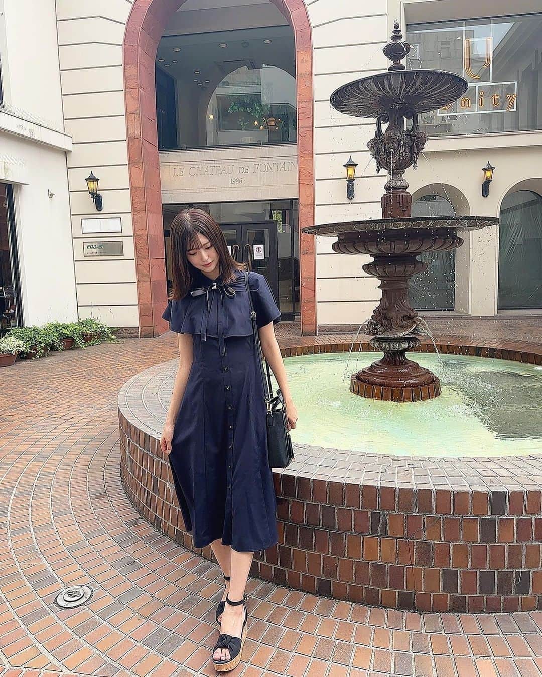 谷口彩菜さんのインスタグラム写真 - (谷口彩菜Instagram)「ワンピースコーデ♡ . @blueblackcb のだよ😌 本当に形が綺麗なアイテムが多くて お気に入り、、、♡ 靴もブルーレーベルだよ〜☺️ . 秋服も早く色んなの着たいな🥲🤍 . . #夏服　#夏服コーデ　#ブルーレーベル　#ワンピース　#ワンピースコーデ　#原宿　#bluelabel #code #ootd #onepiece  #fashion  #japan #harajuku  #japanesegirl」9月30日 22時11分 - taniguchi_ayana
