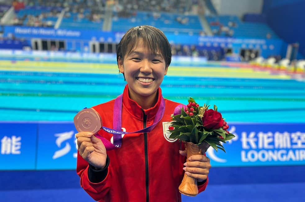 小堀倭加さんのインスタグラム写真 - (小堀倭加Instagram)「. Asian Games  Hangzhou 2022🇨🇳  400Fr 🥉 4×200FR 🥈 800Fr 🥈  納得のいくタイムではありませんでしたが、前回大会の結果を全種目で上回ることができたので良かったです。 たくさんの応援ありがとうございました。 . 連戦になりますが来週、再来週はドイツ、ギリシャで開催されるワールドカップに出場します！ 国際経験を積んで来年に向けて、さらにレベルアップできるように頑張ります。  #asiangames2022  #asiangameshangzhou2022  #teamjapan  #tobiuojapan」9月30日 22時27分 - wakachanman0810